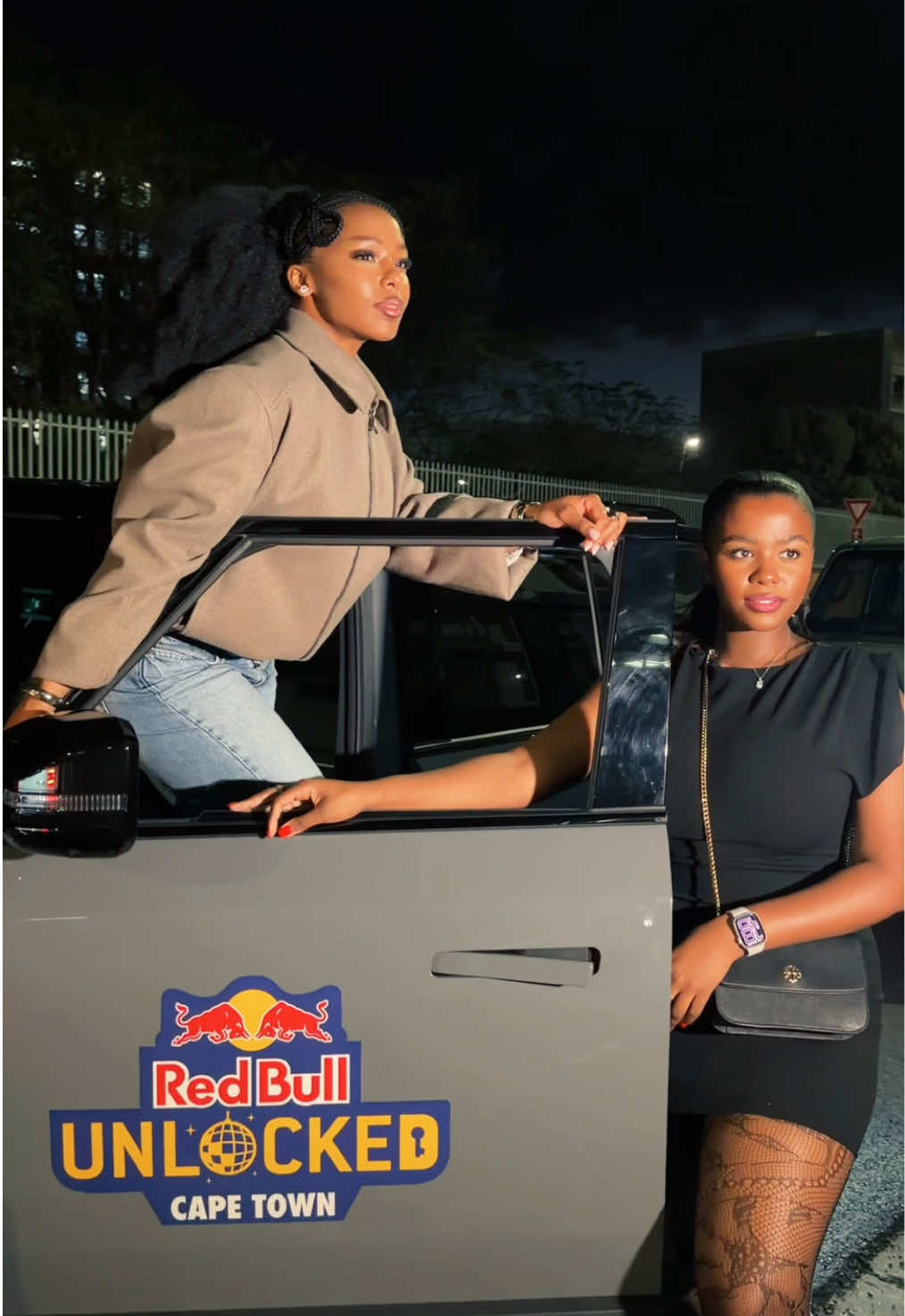 @KhanyaMzobe