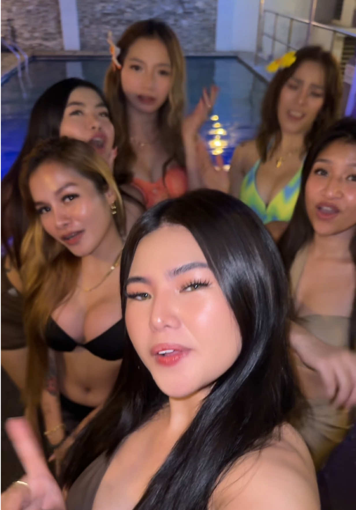 @Ella Ang