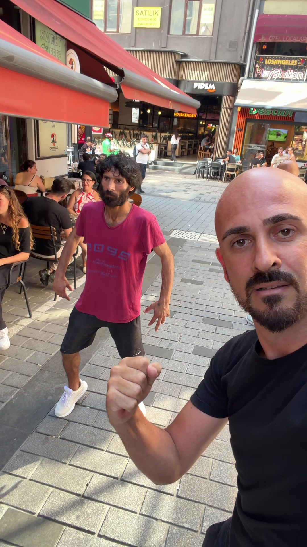 @araskarafil