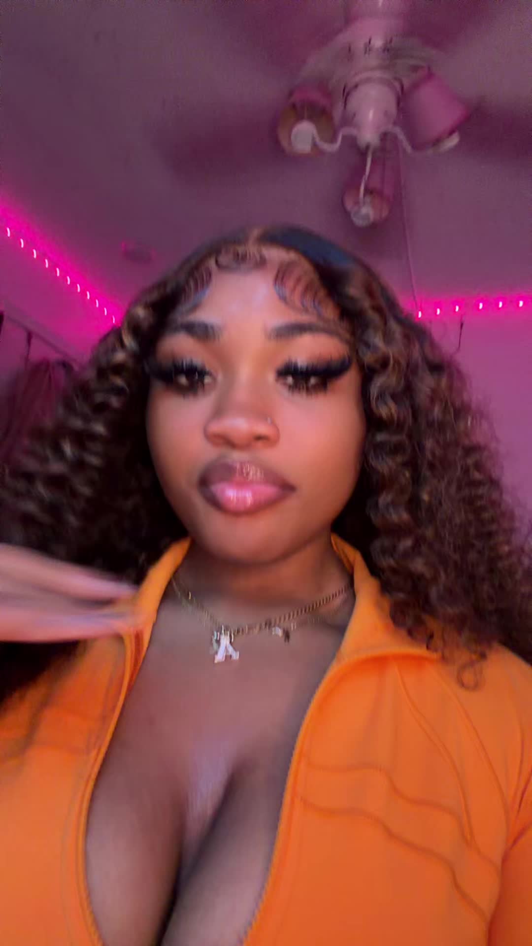 @♕