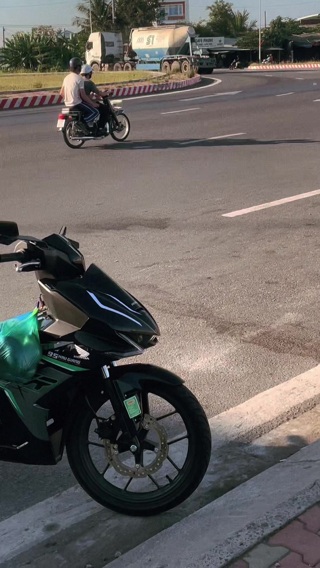 @Trai nhìn ổn