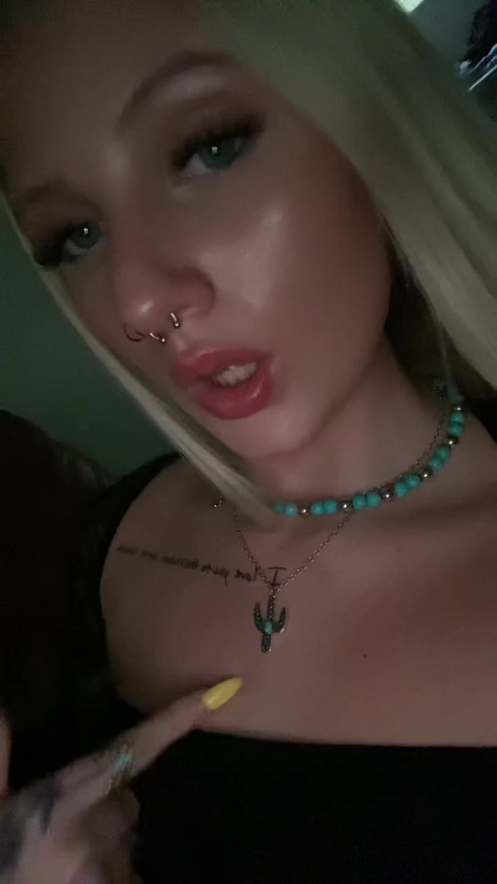 @Angie🖤
