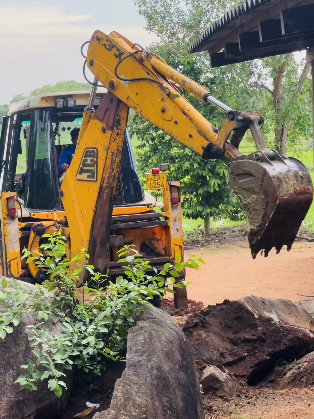 @J C B Boy || ප්රසා 🚜