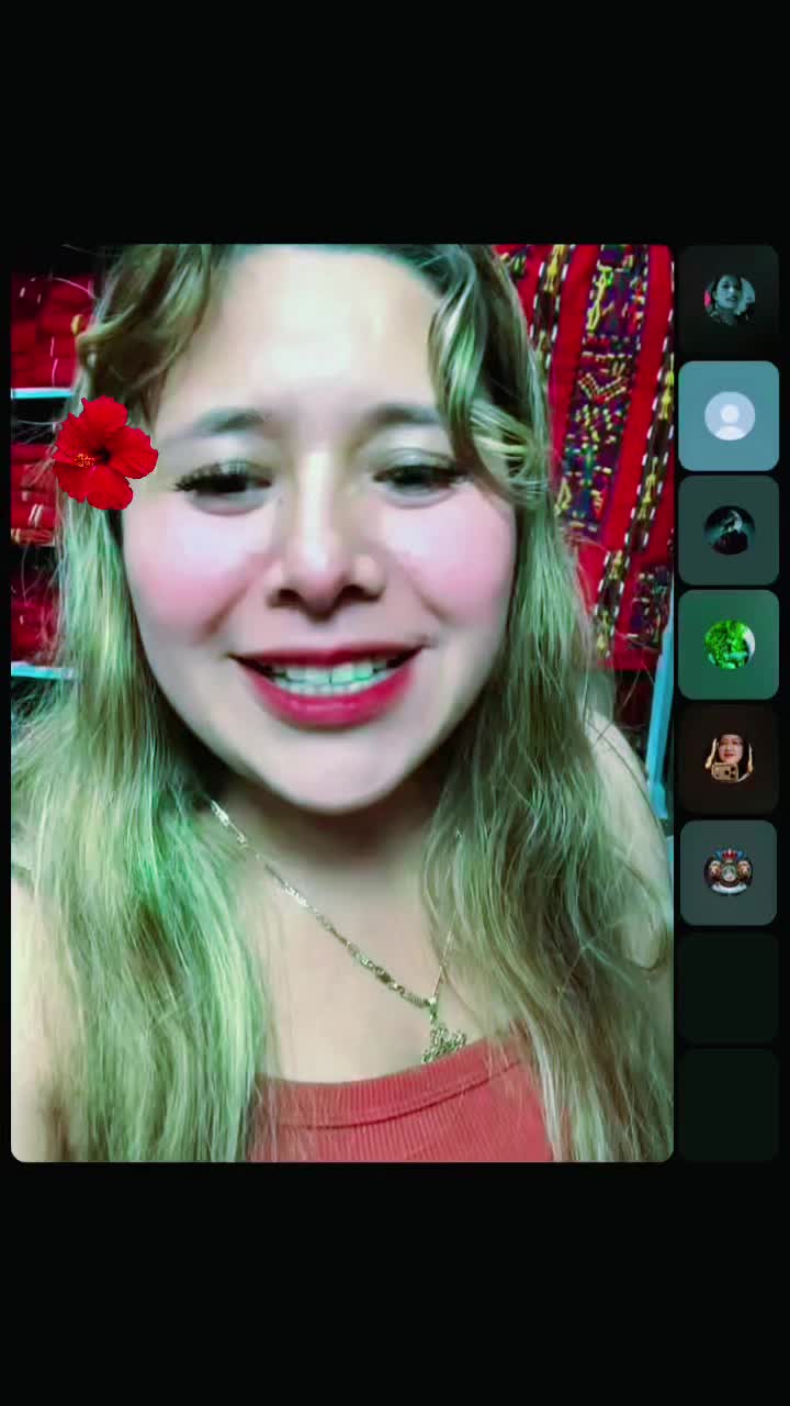 @Elena De León