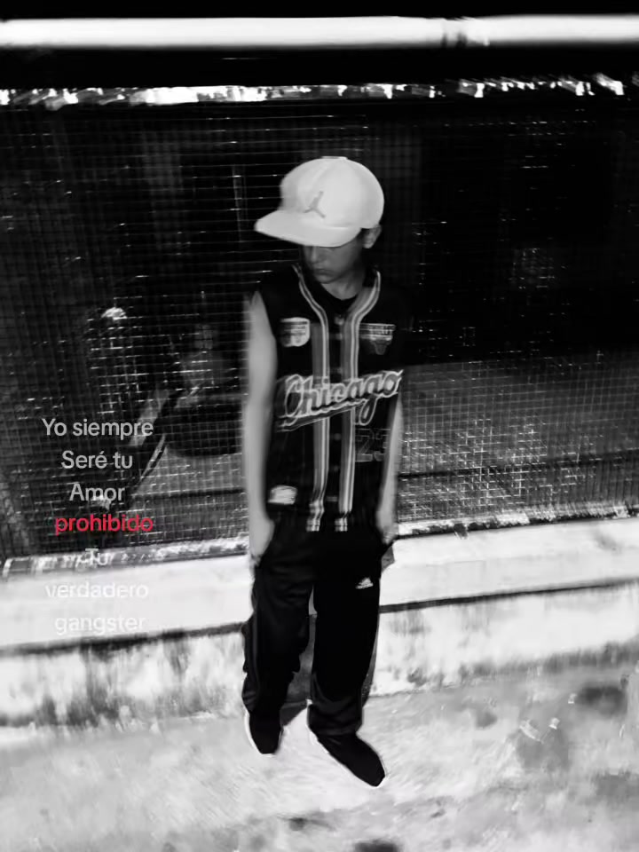 @Bėnj&acirc;✓🃏🎧