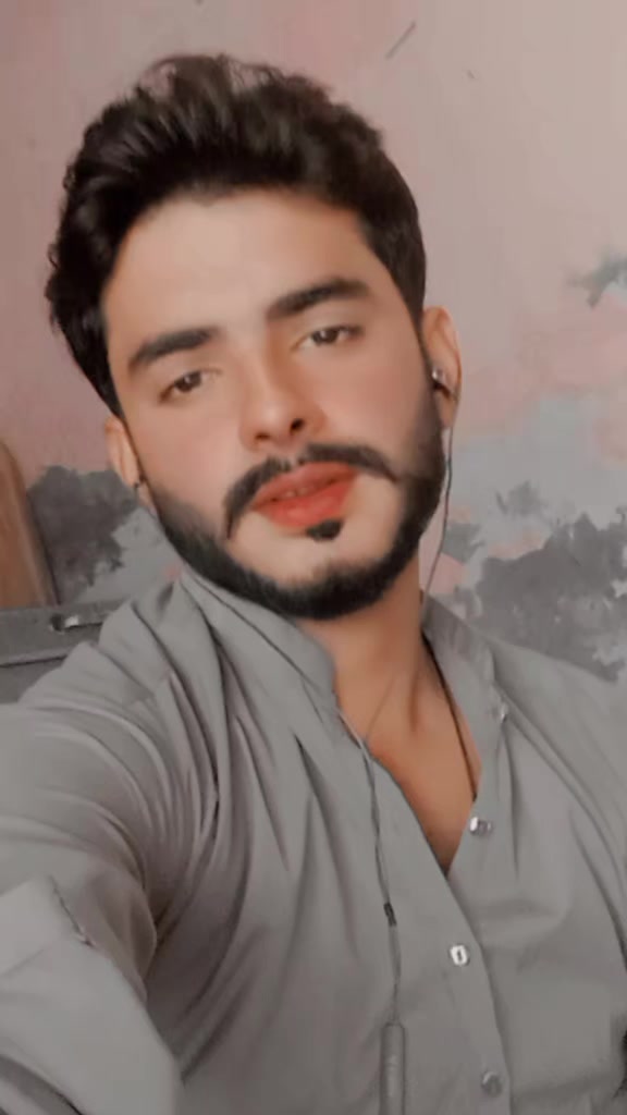 @saraki apni maa ka Shahzada 😘