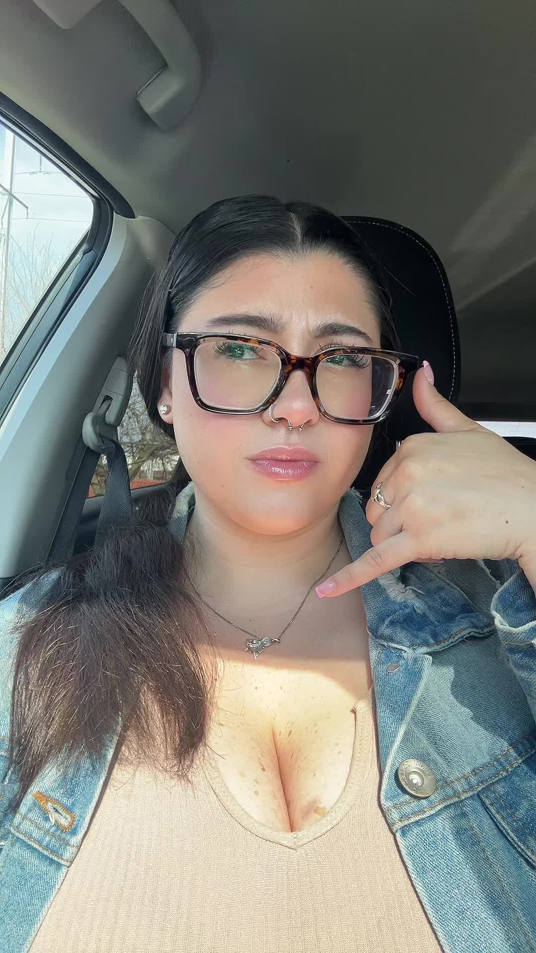 @gabriella.