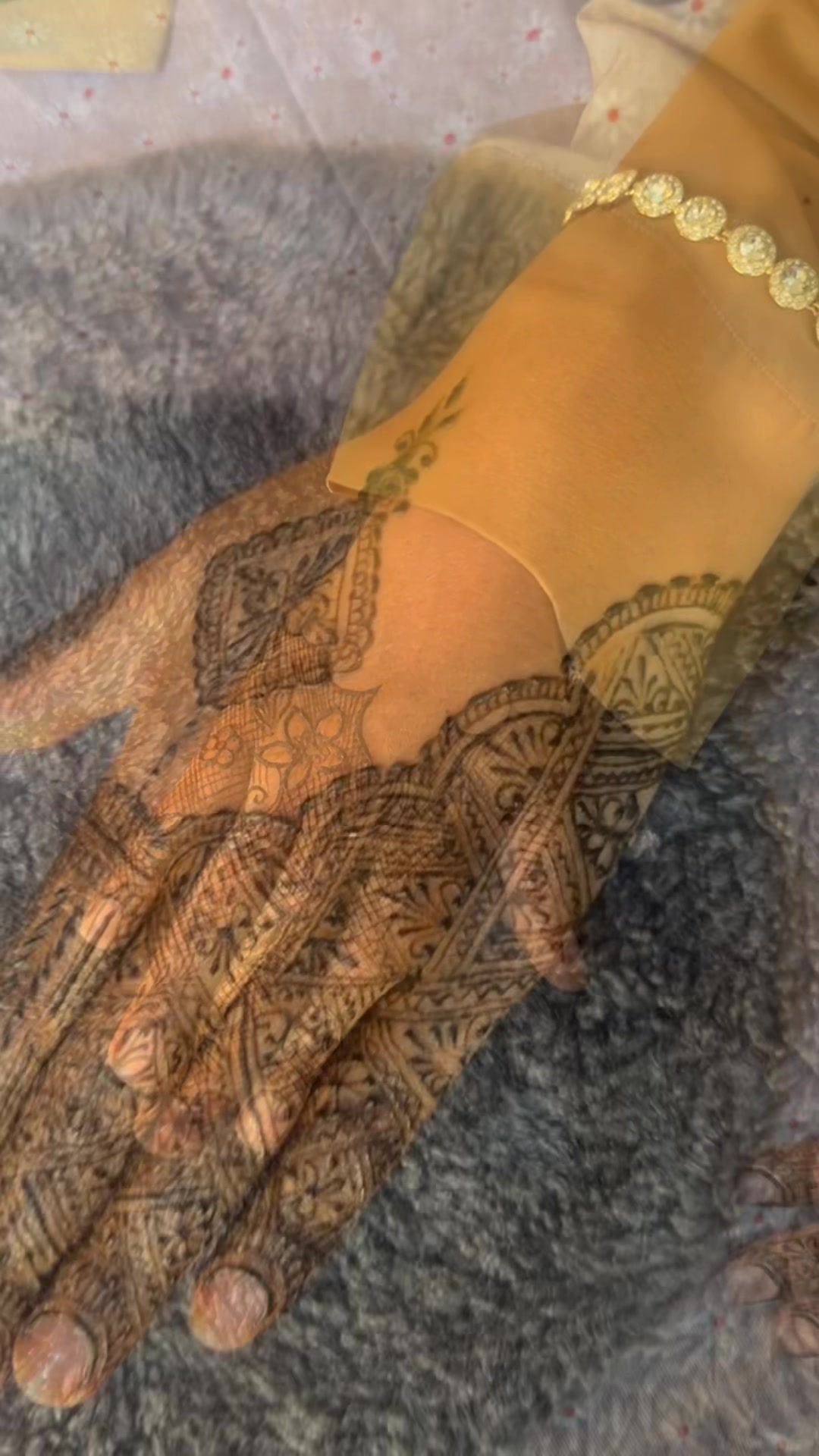 @Hennabyaroosa