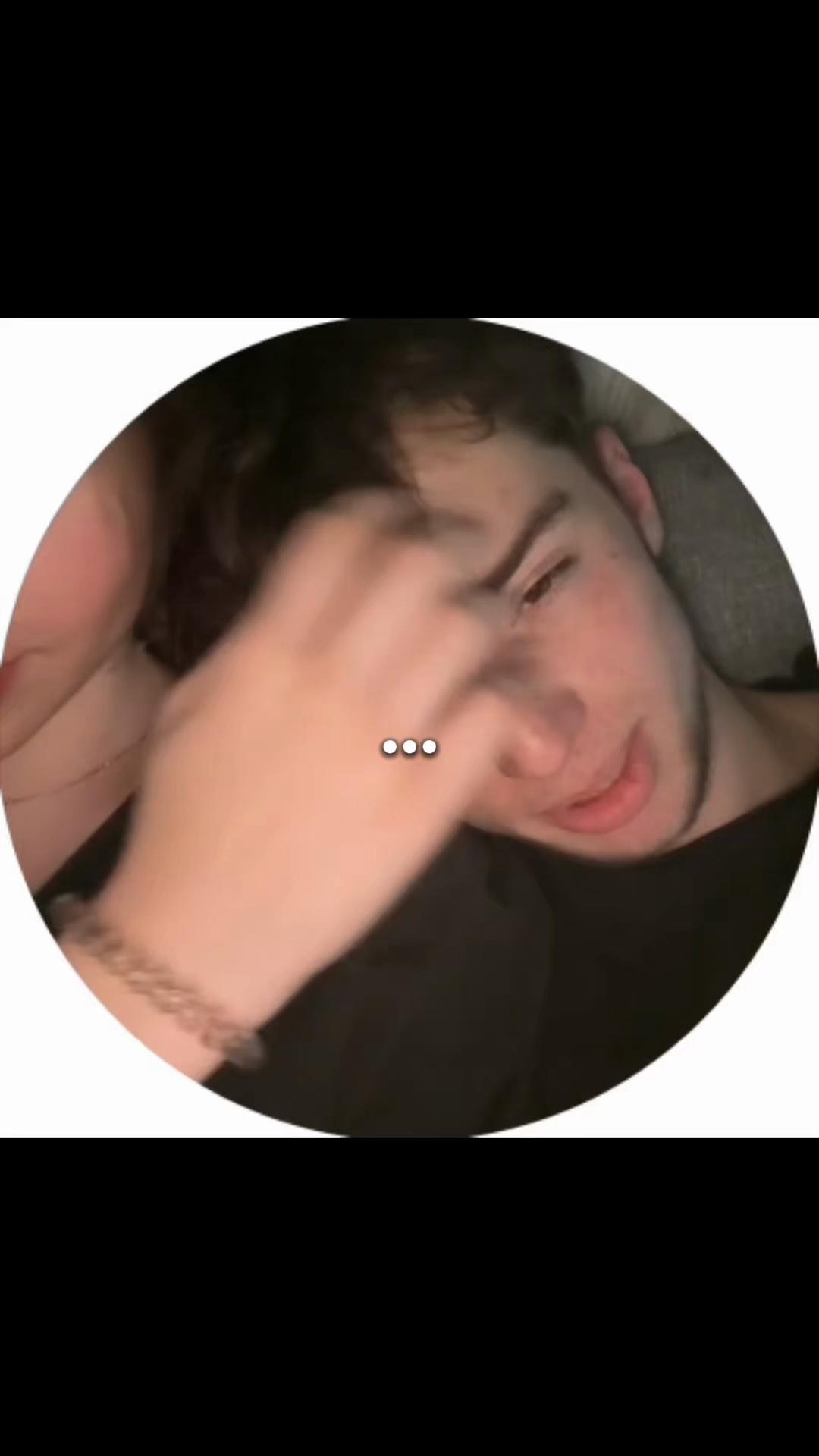 @𝐃𝐞𝐧𝐢𝐬 𝐁𝐫𝐞𝐚𝐳𝐞