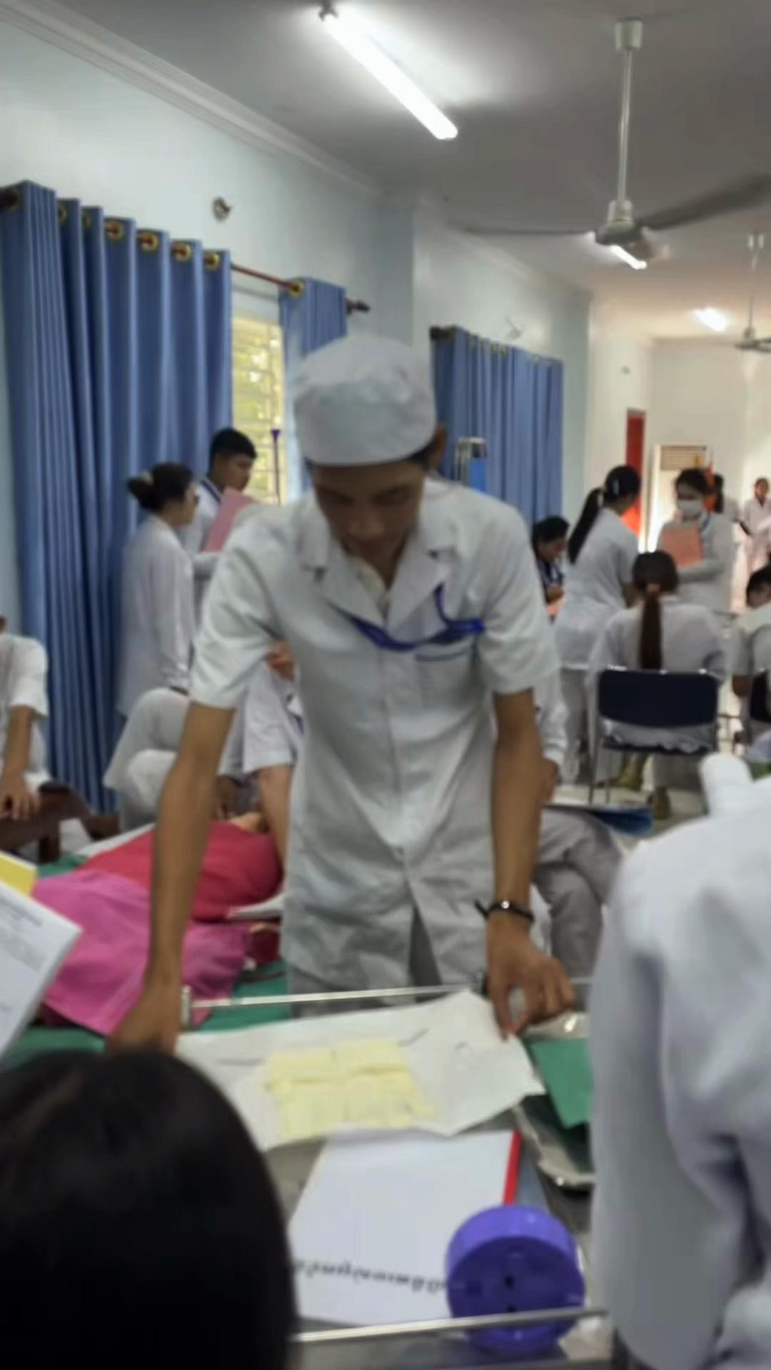 @ប្រុសស្អាត កំពង់ធំ