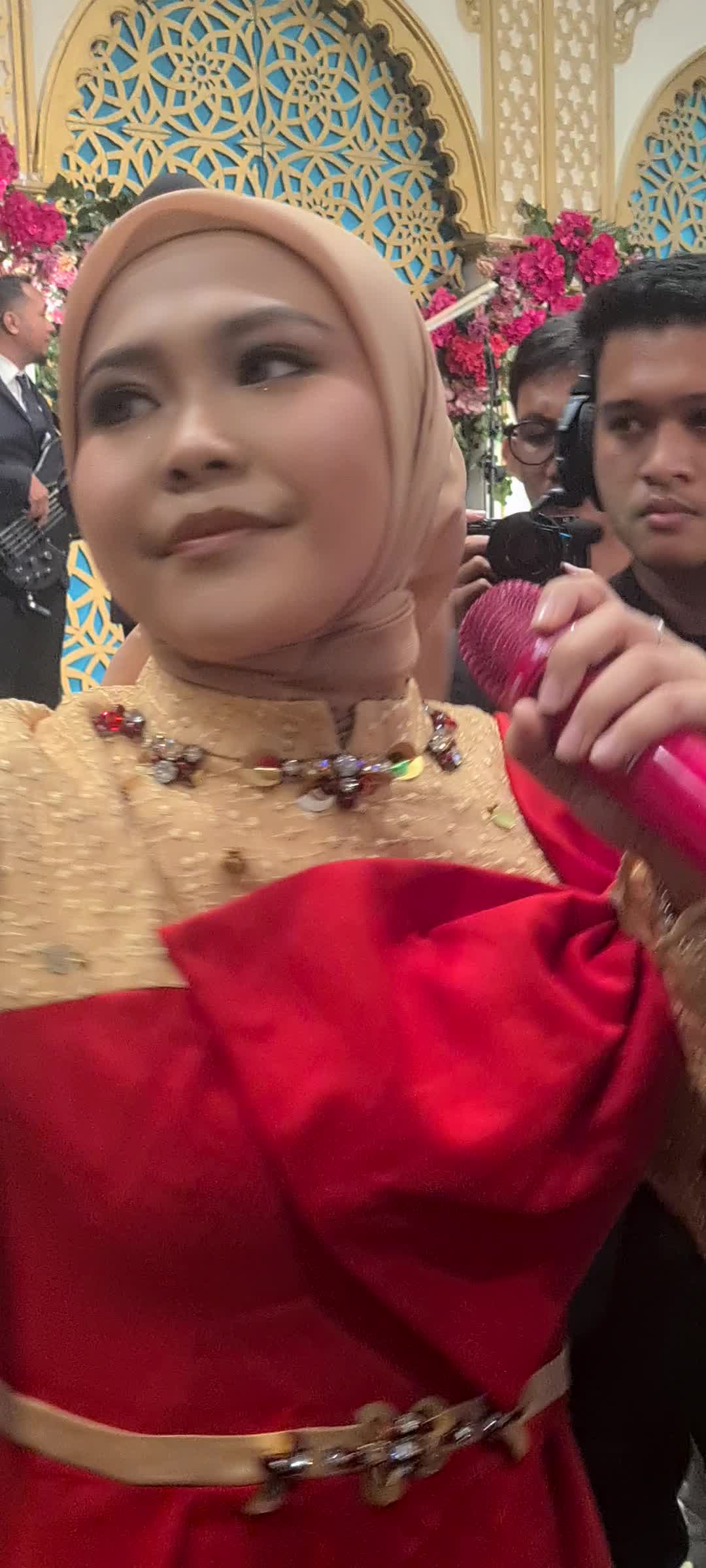 @R N