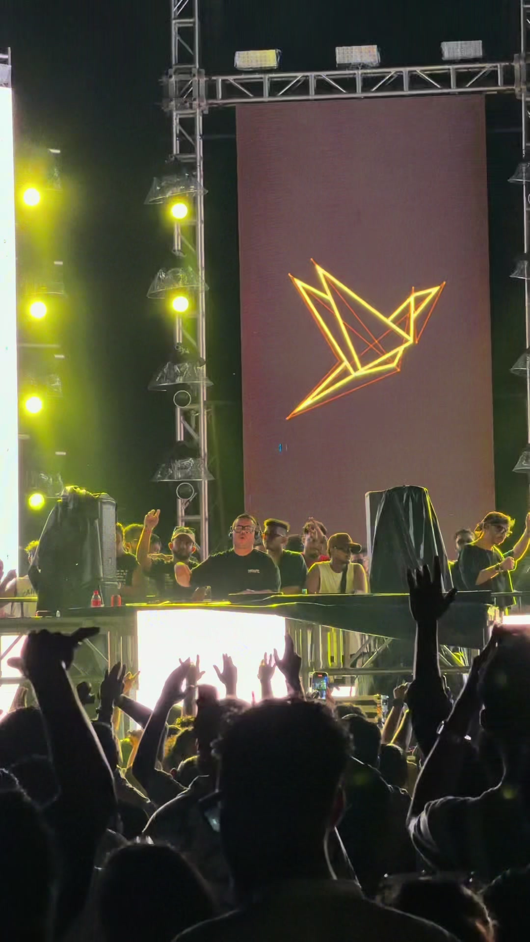 @EDM WAVe