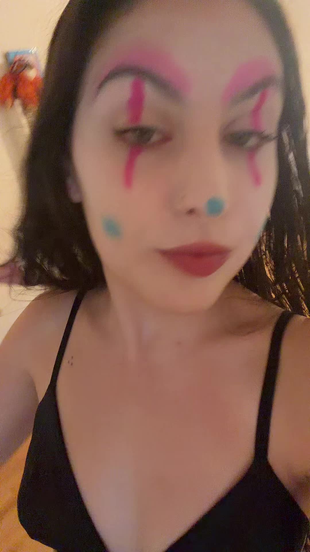 @(♡_♡)