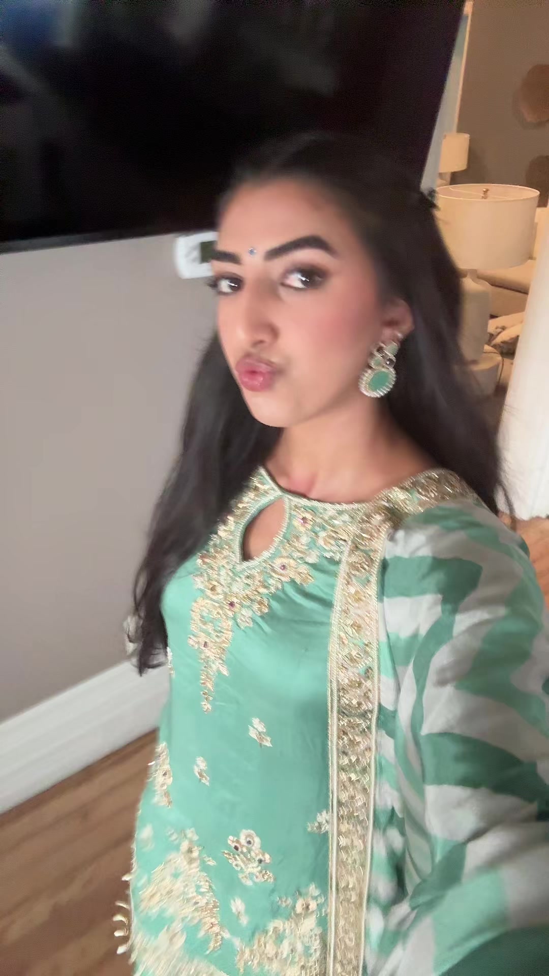 @jasleennwithit
