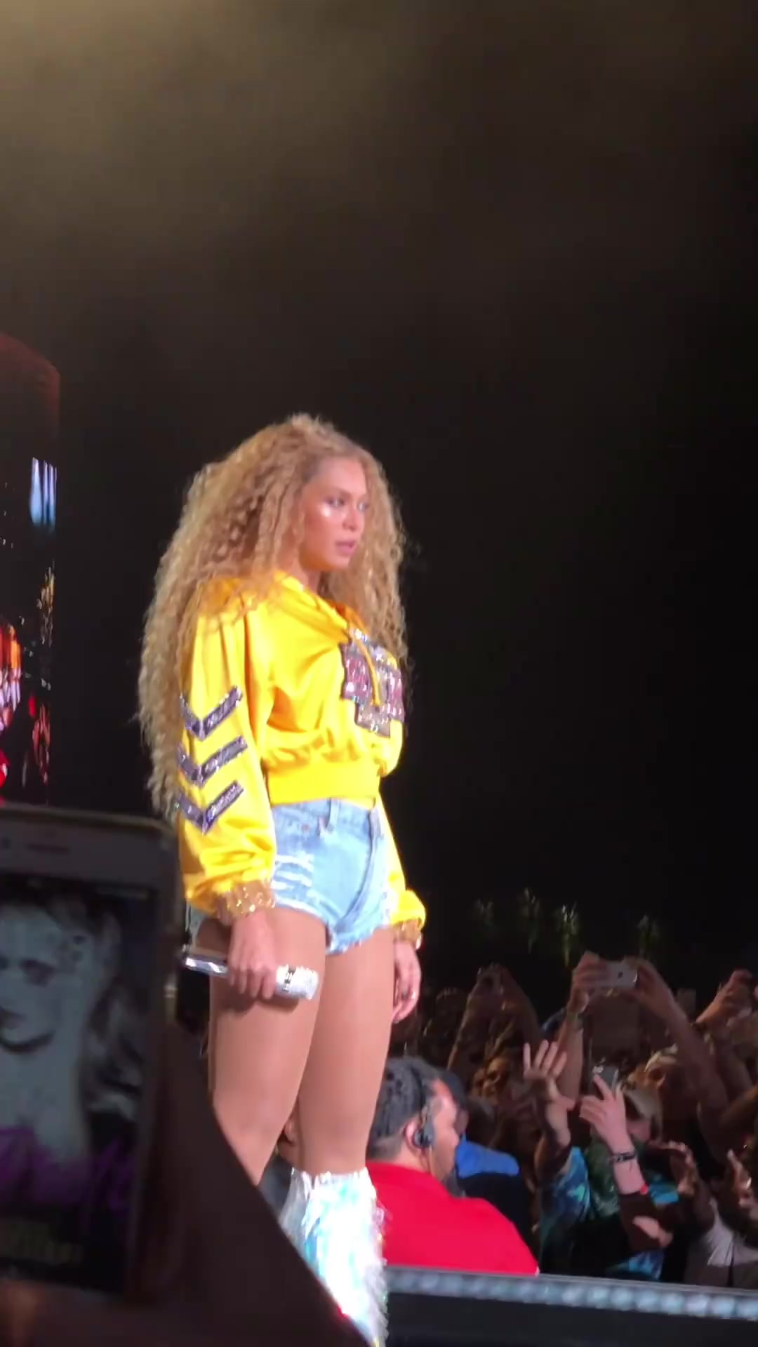 @Alineyonc&eacute;
