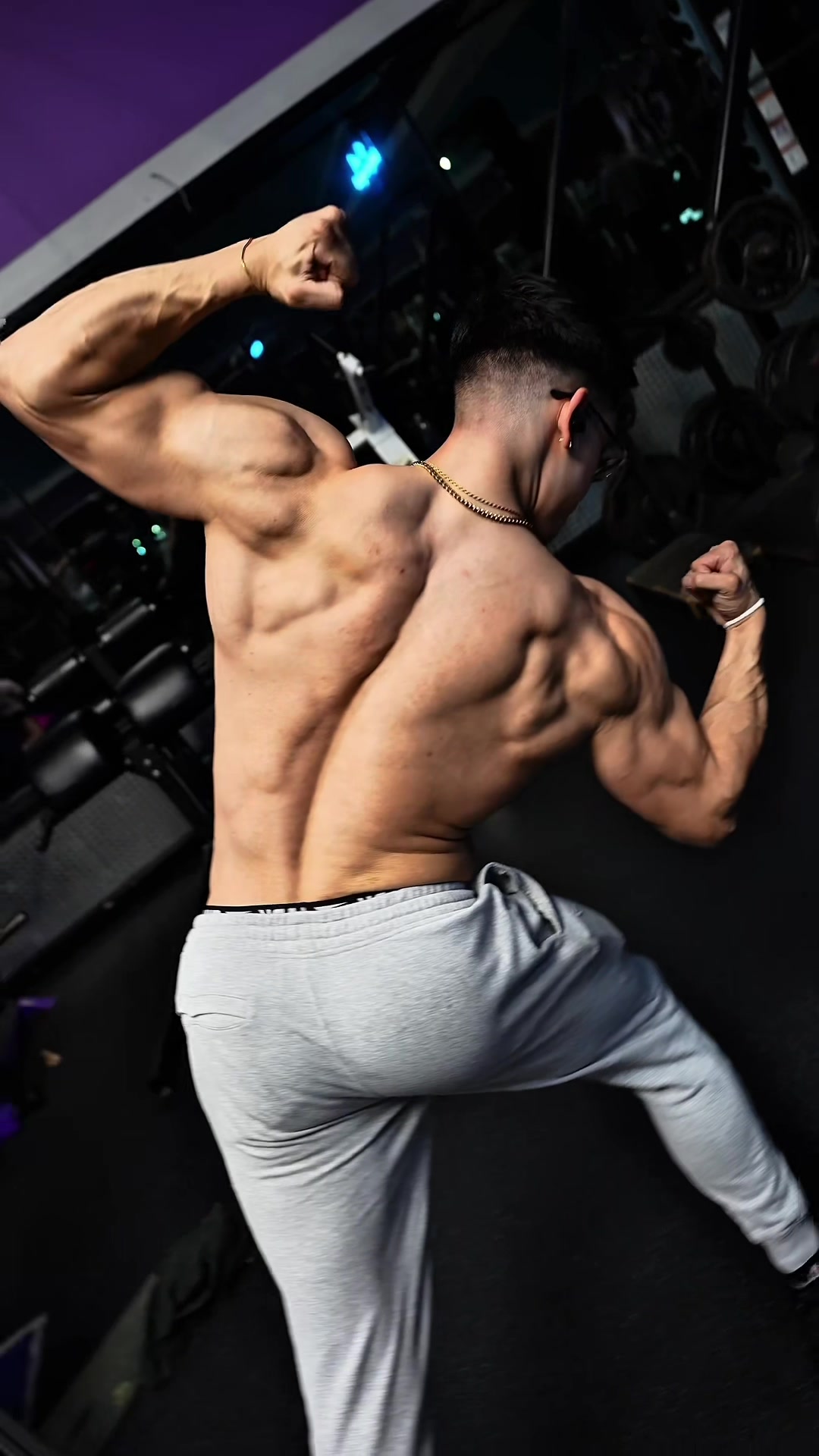 @johnnydivines