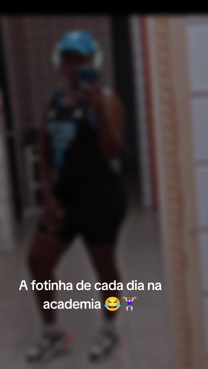 @crisnaiany almeida