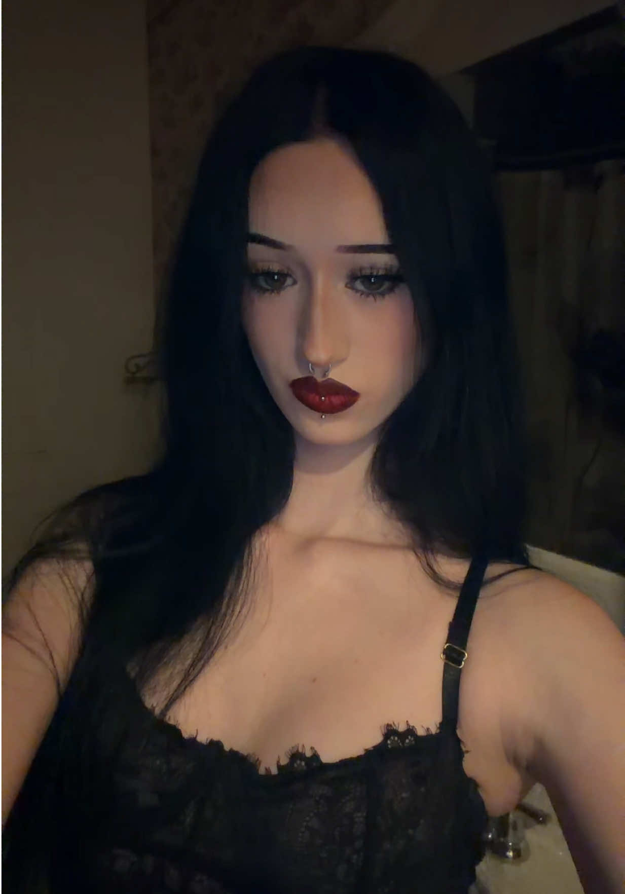 @ur.crystal.gf