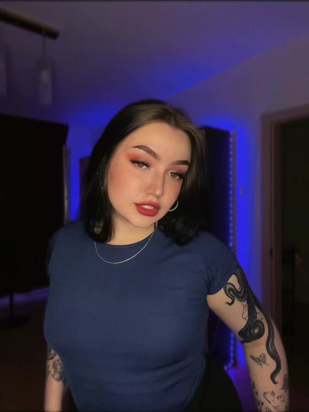 @...