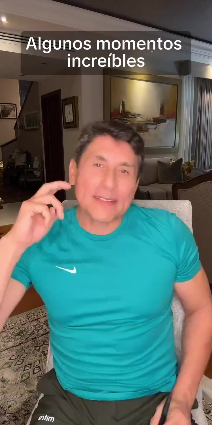 @César Lozano