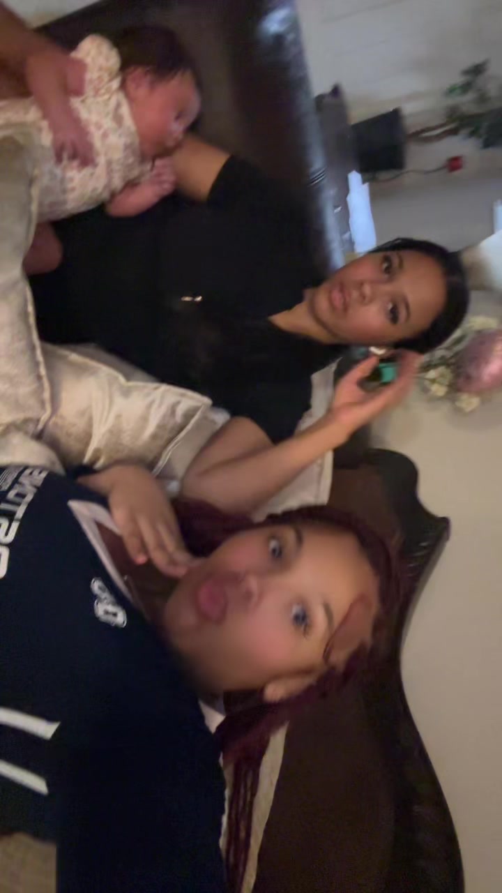 @Sistersx2