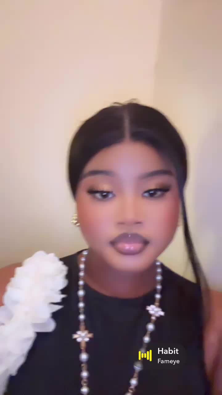@Baeby_adwoa