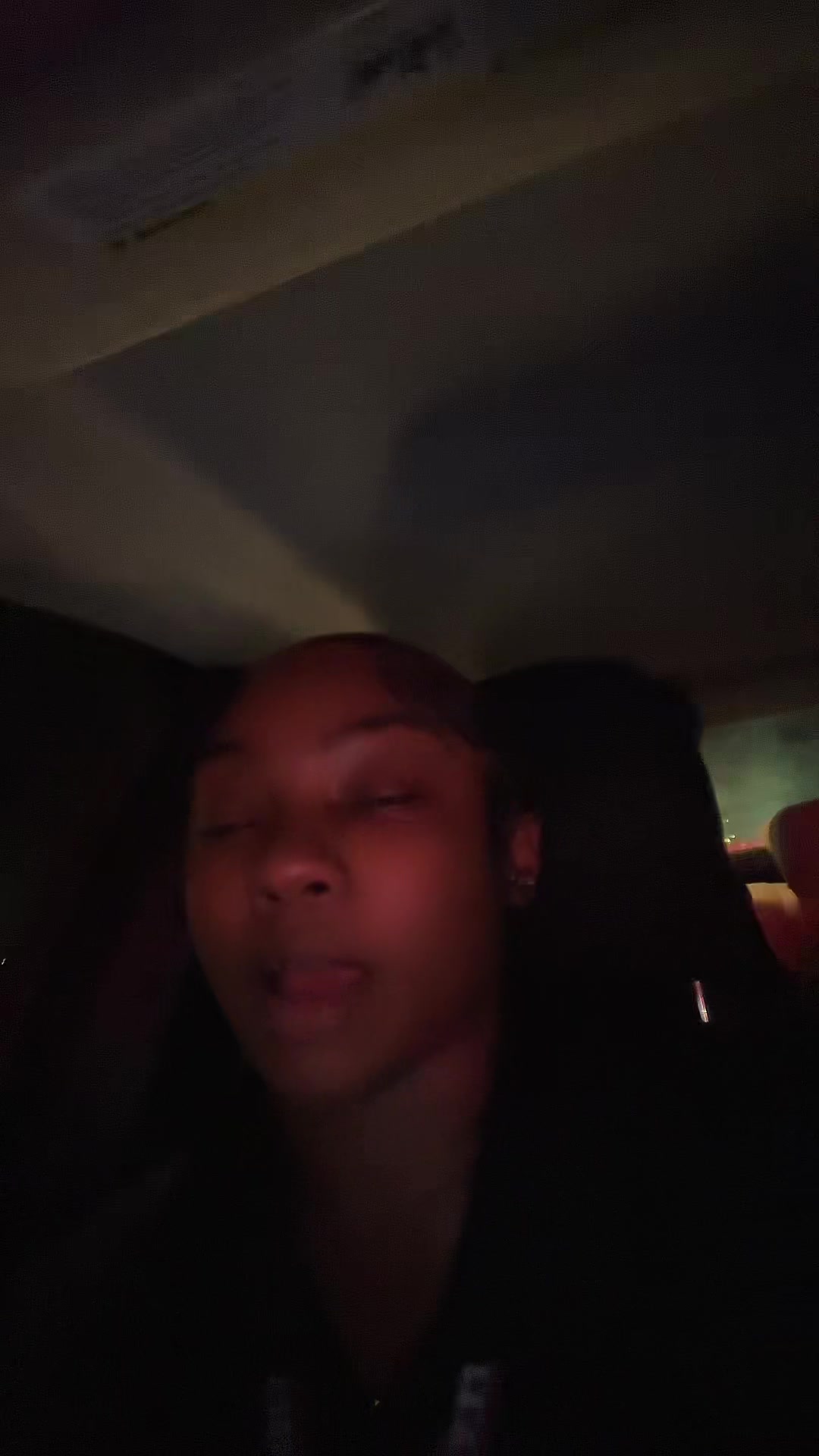 @_.tayskiiho
