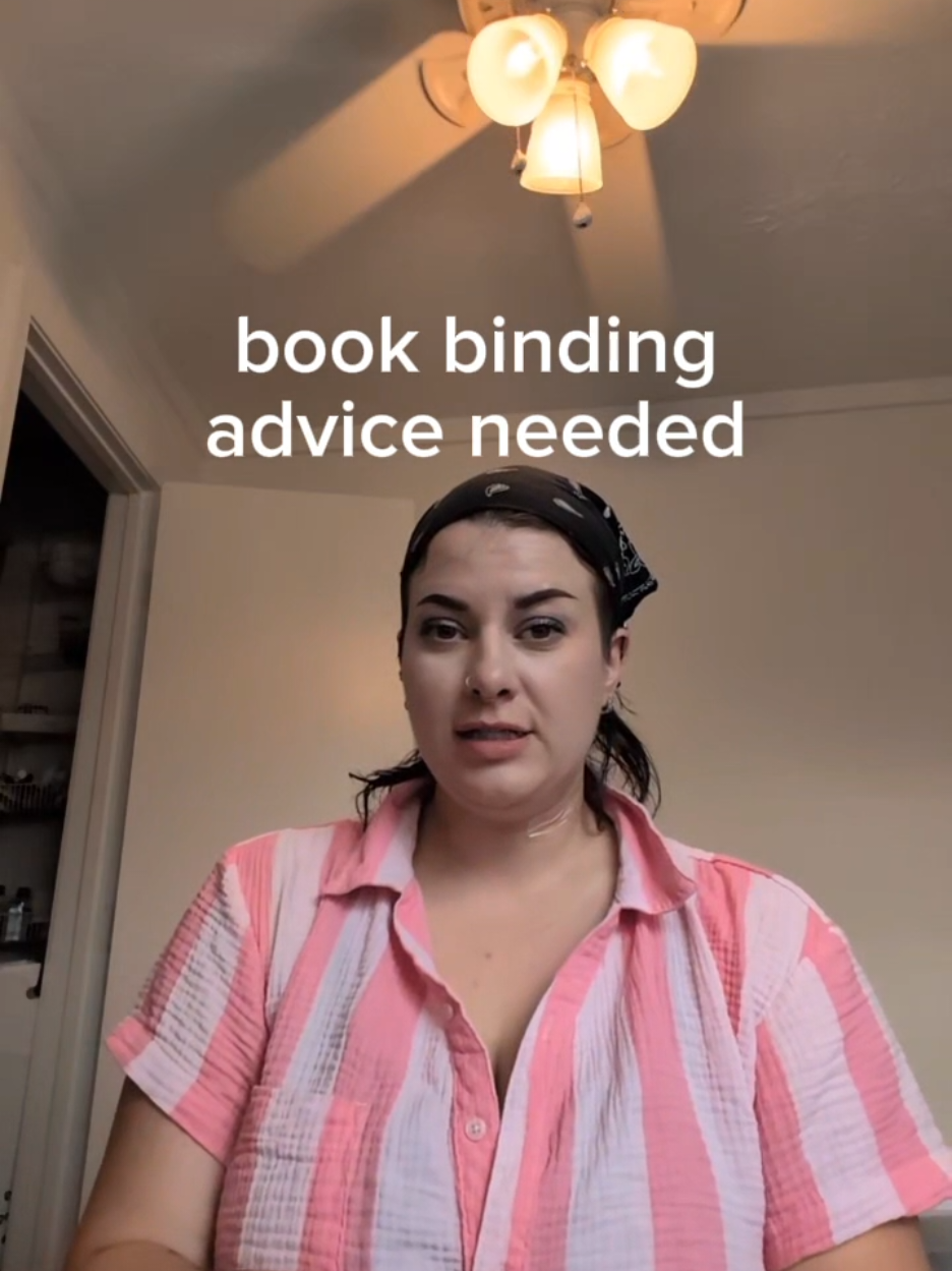 @Kayla ✨🖤📚
