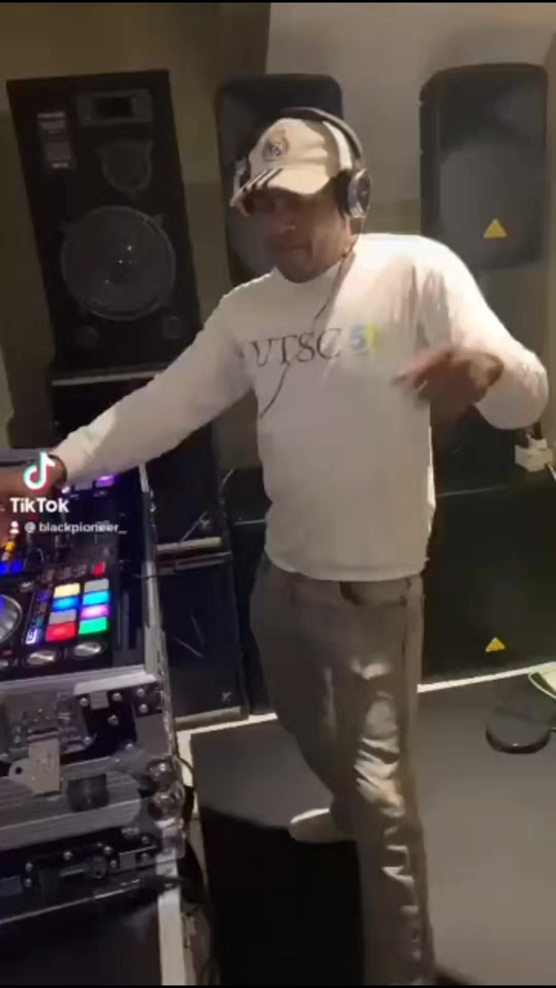 @🇯🇲 DJ GiLLY PRIEST 🇨🇦