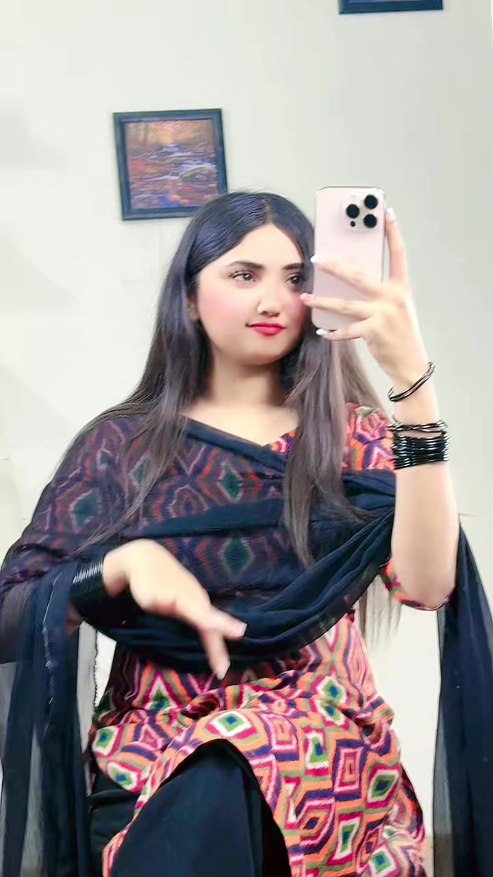 @Shahzadi_Era💫