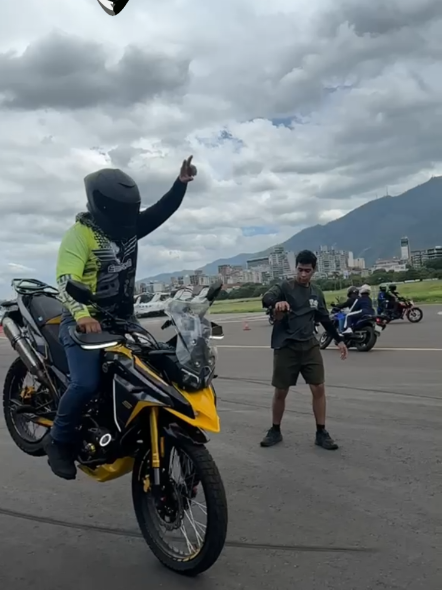 @InstructorComandoJs