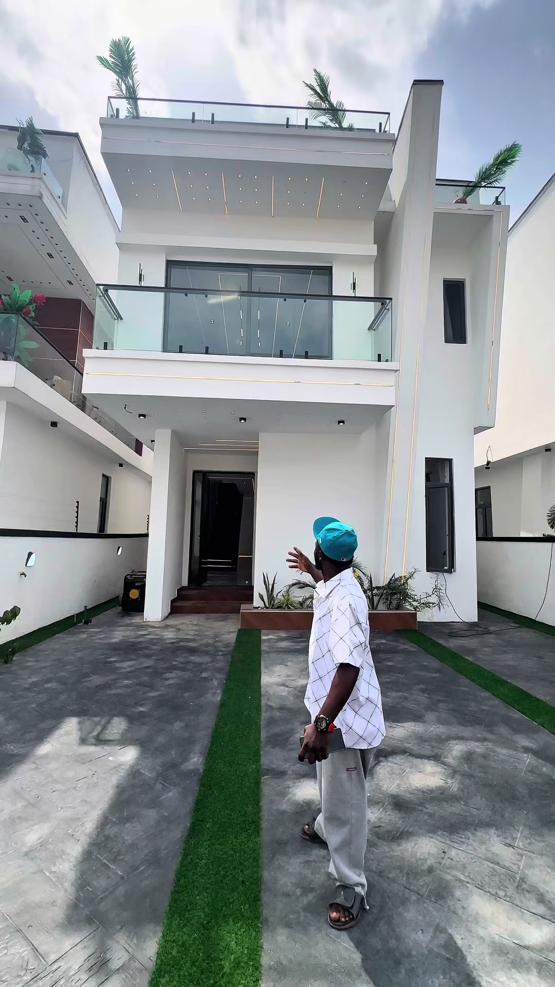 @Realtor Short