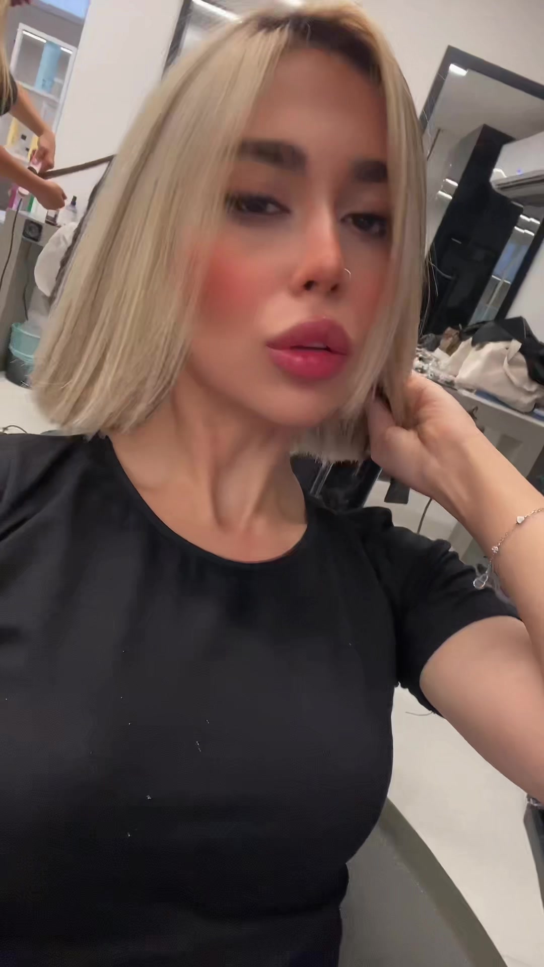 @heenixo