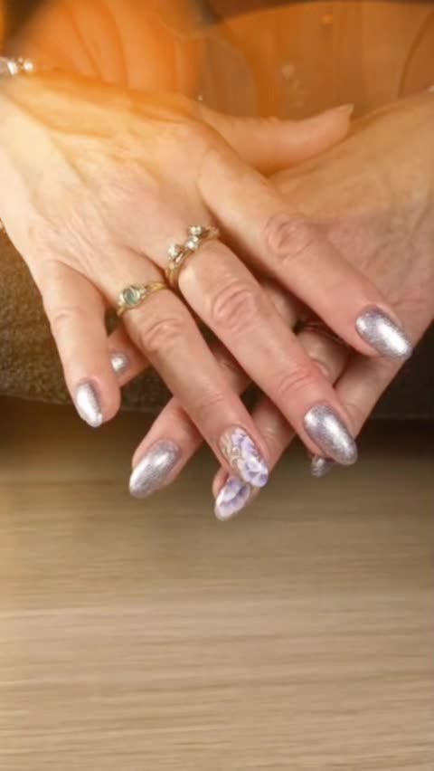 @Creawithnails