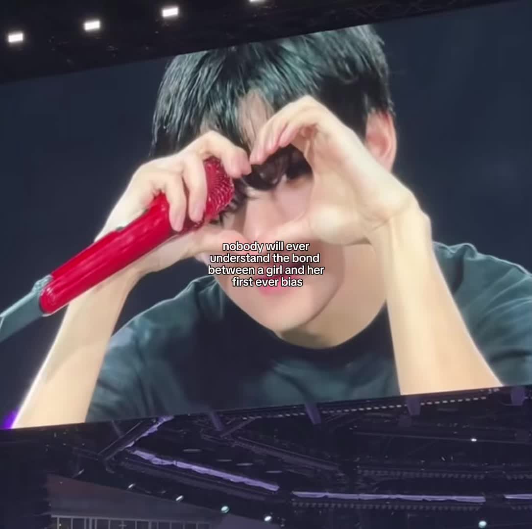 @✰