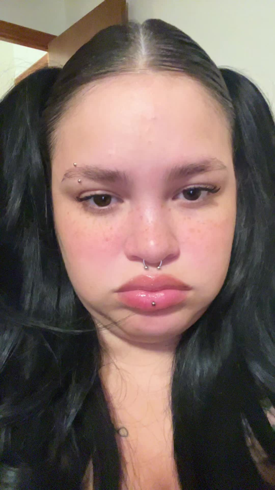 @thelesbianbf