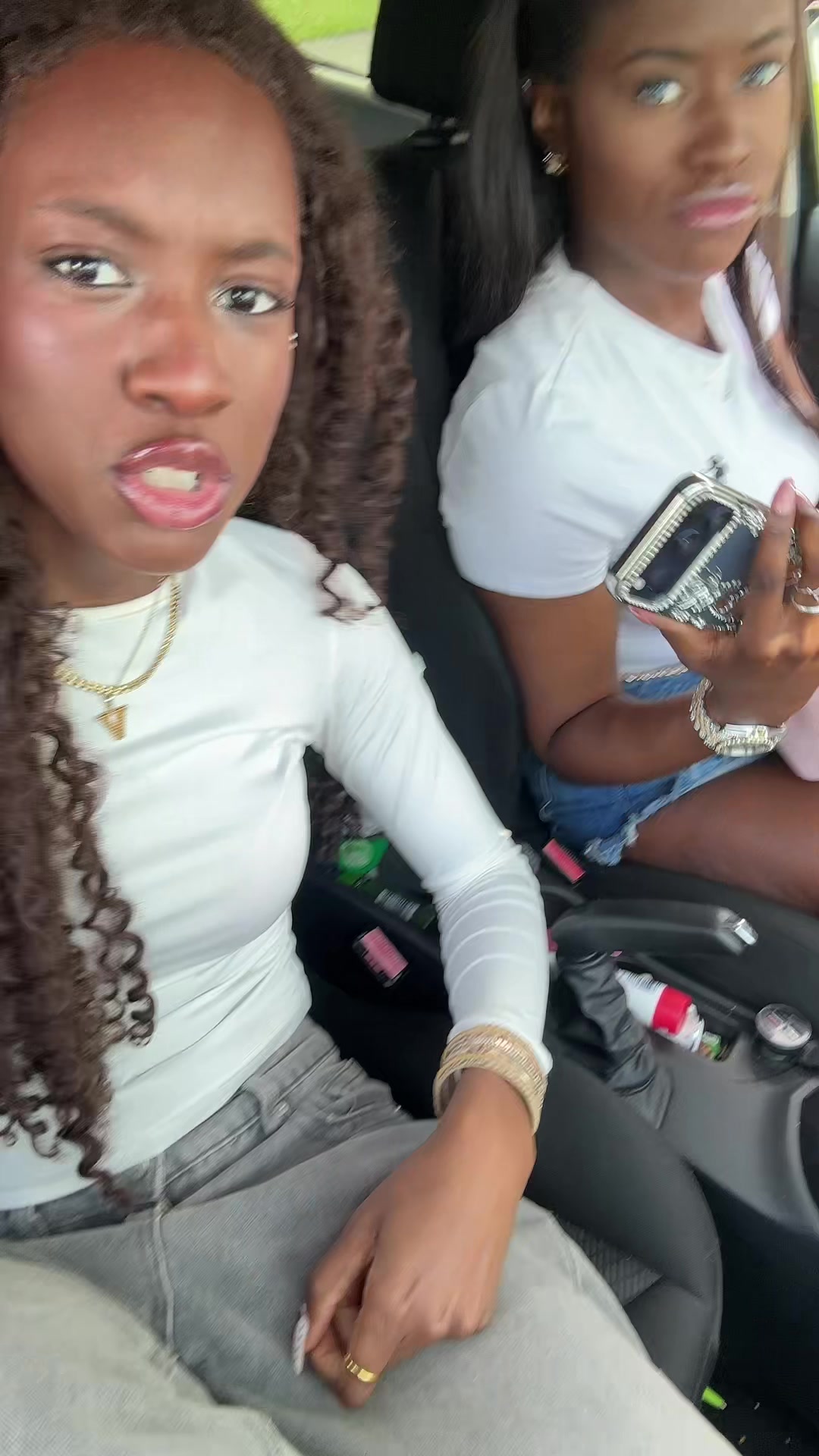@v🗝️