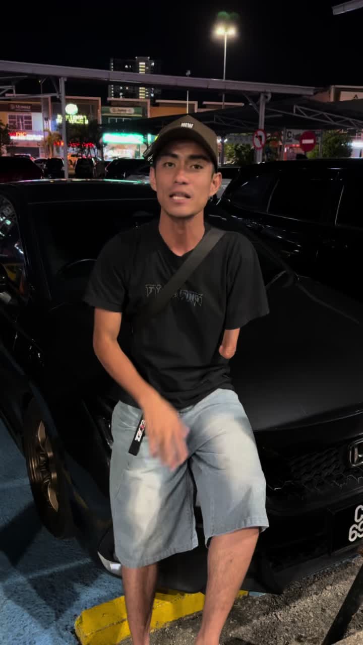 @Balaustory
