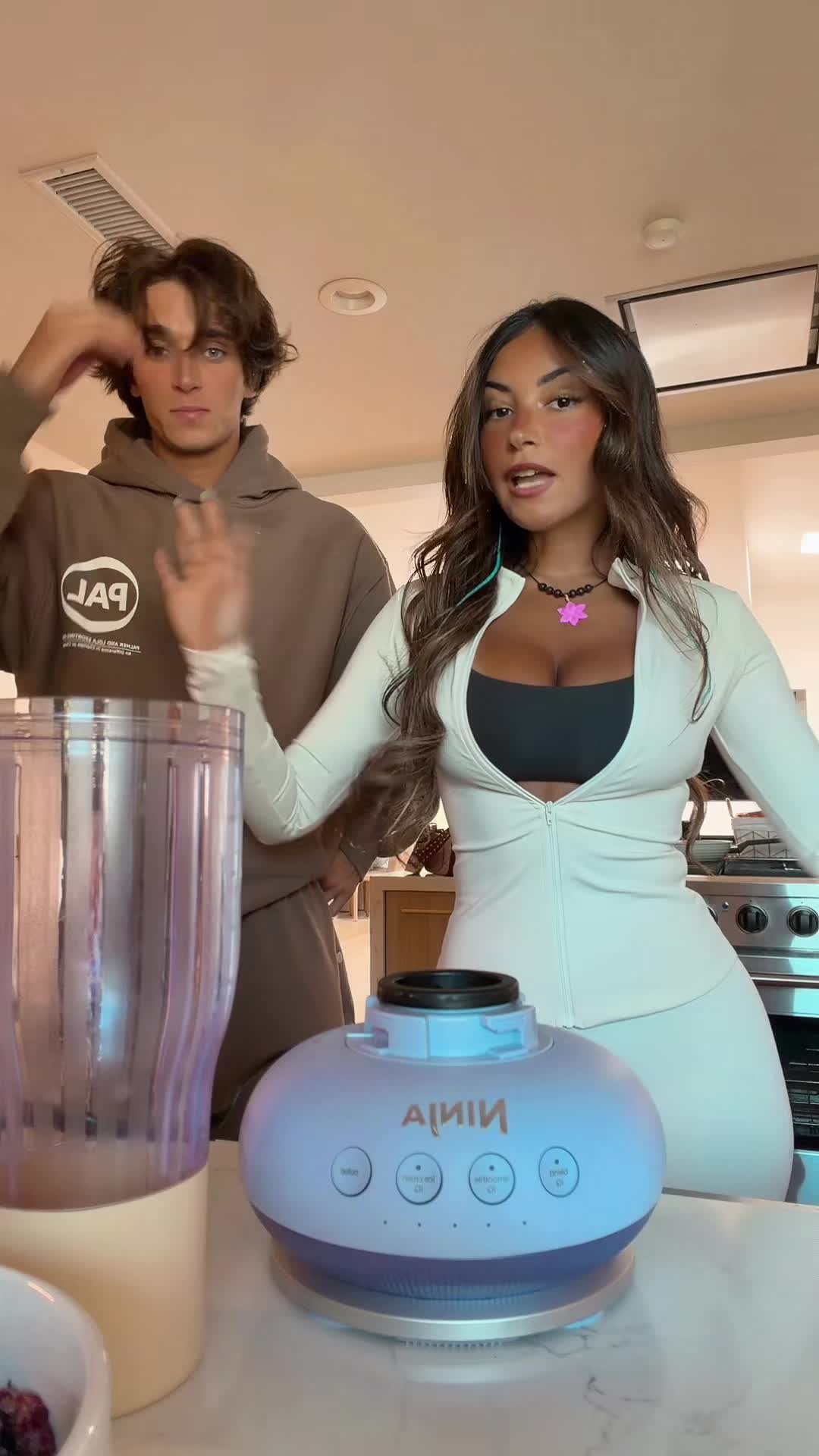 @gabriela moura