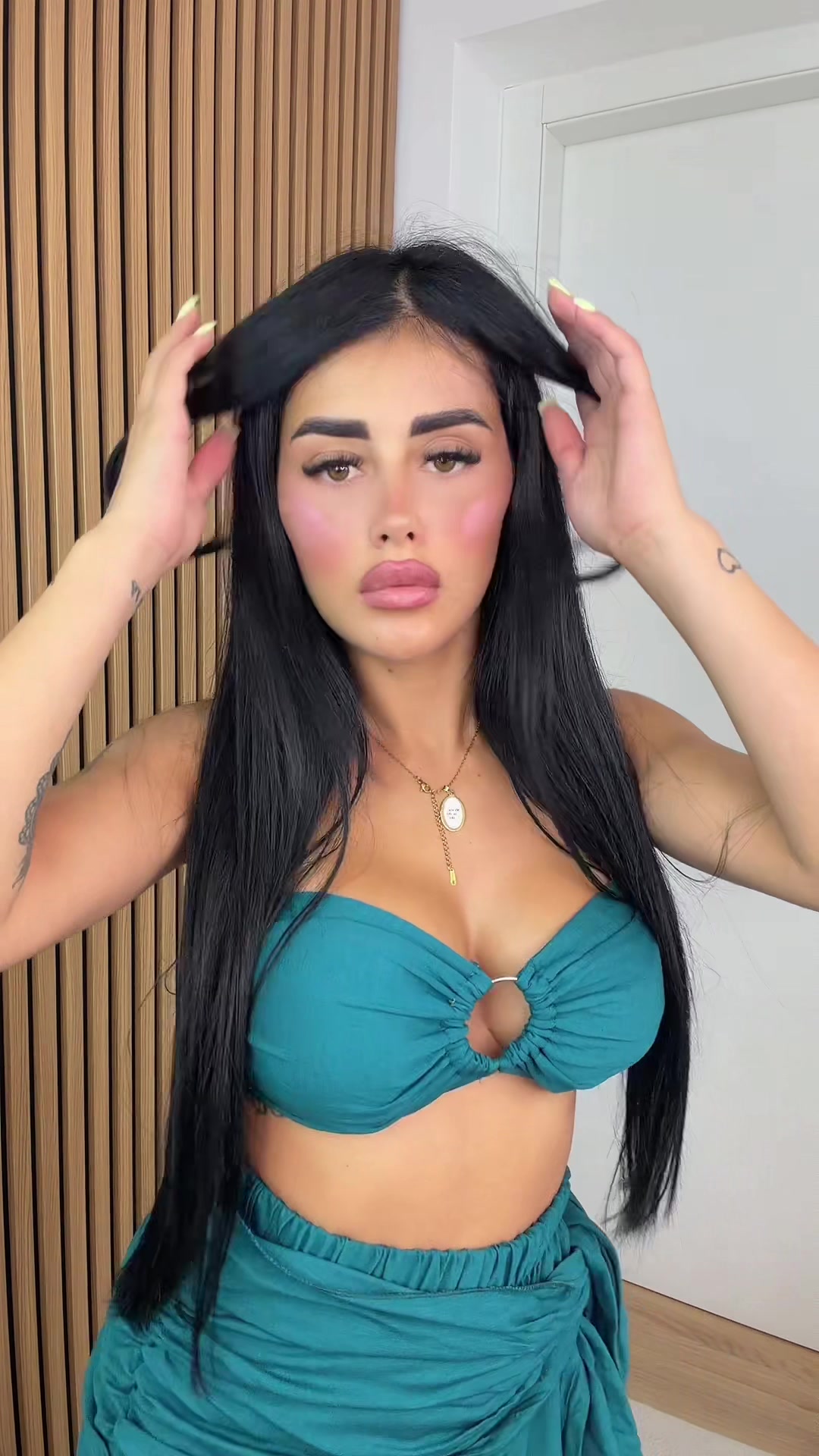 @Iconic look