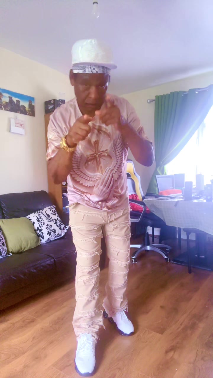 @HOWARD MUTANDA