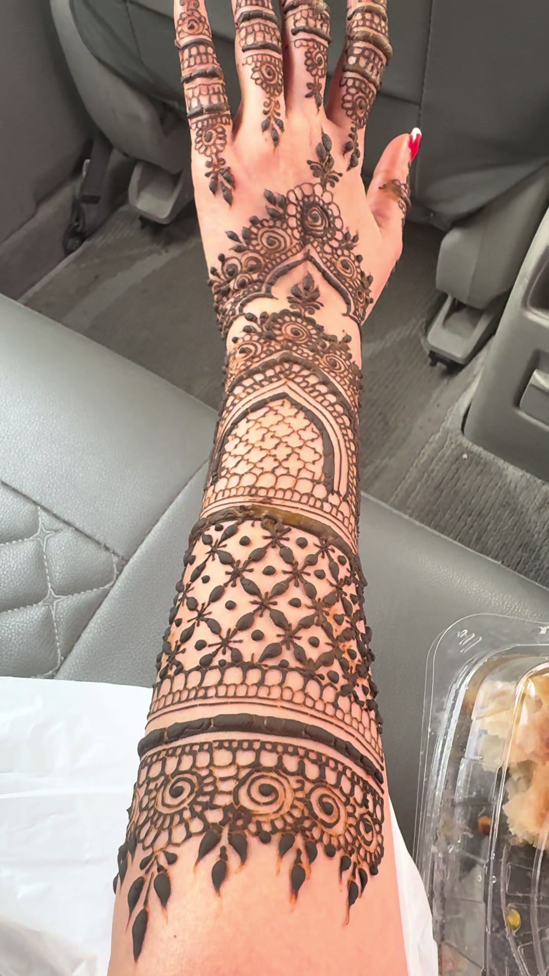 @DUBAI LO RADHA