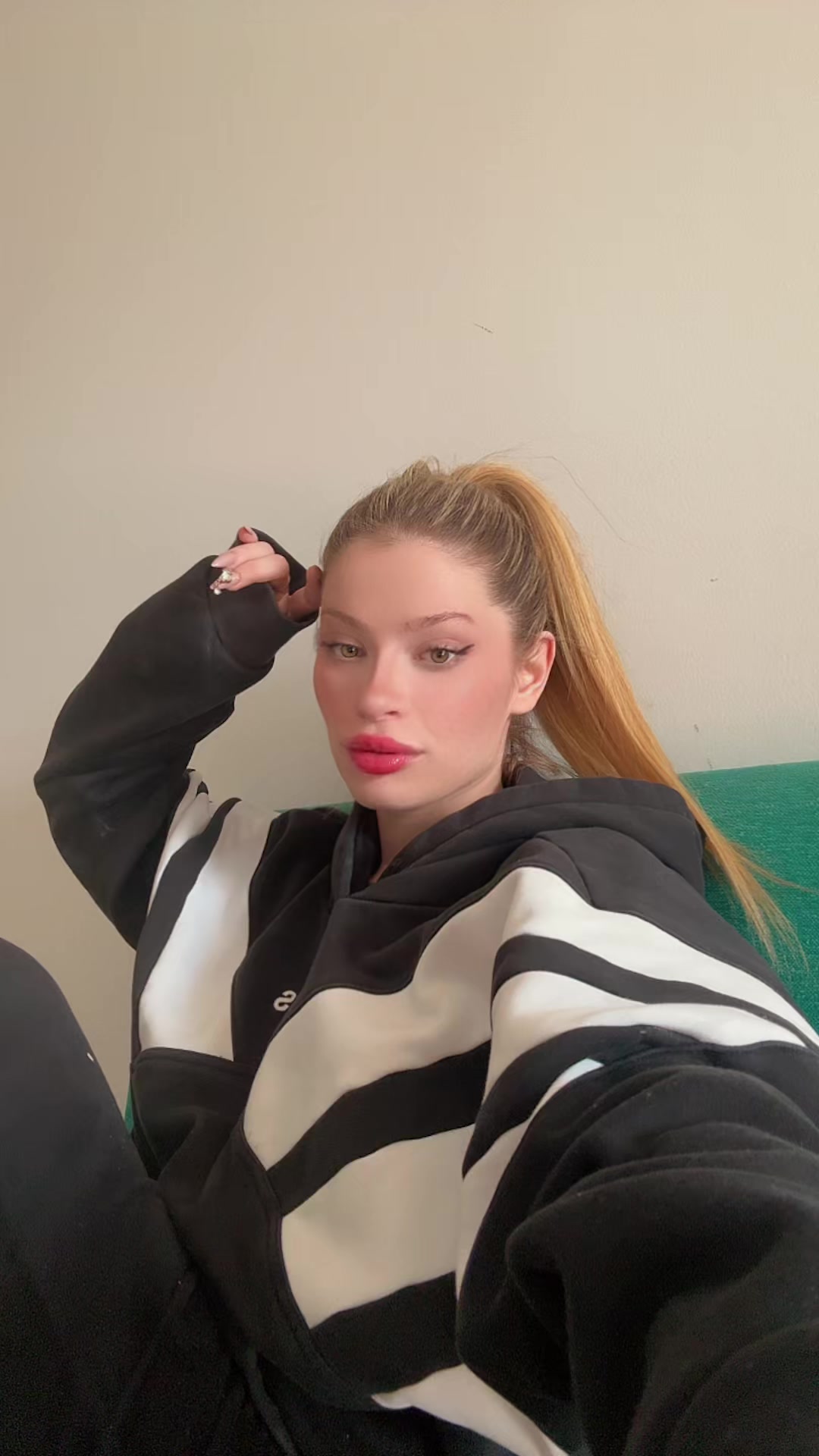 @lolaarioss