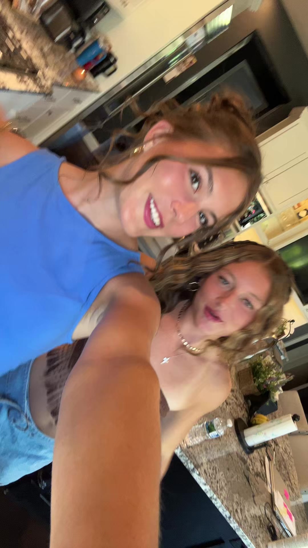 @ella!