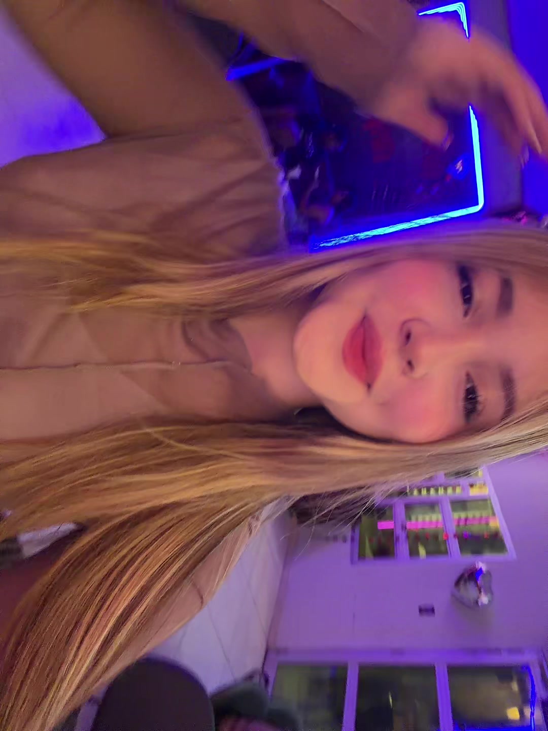 @rousita🪭