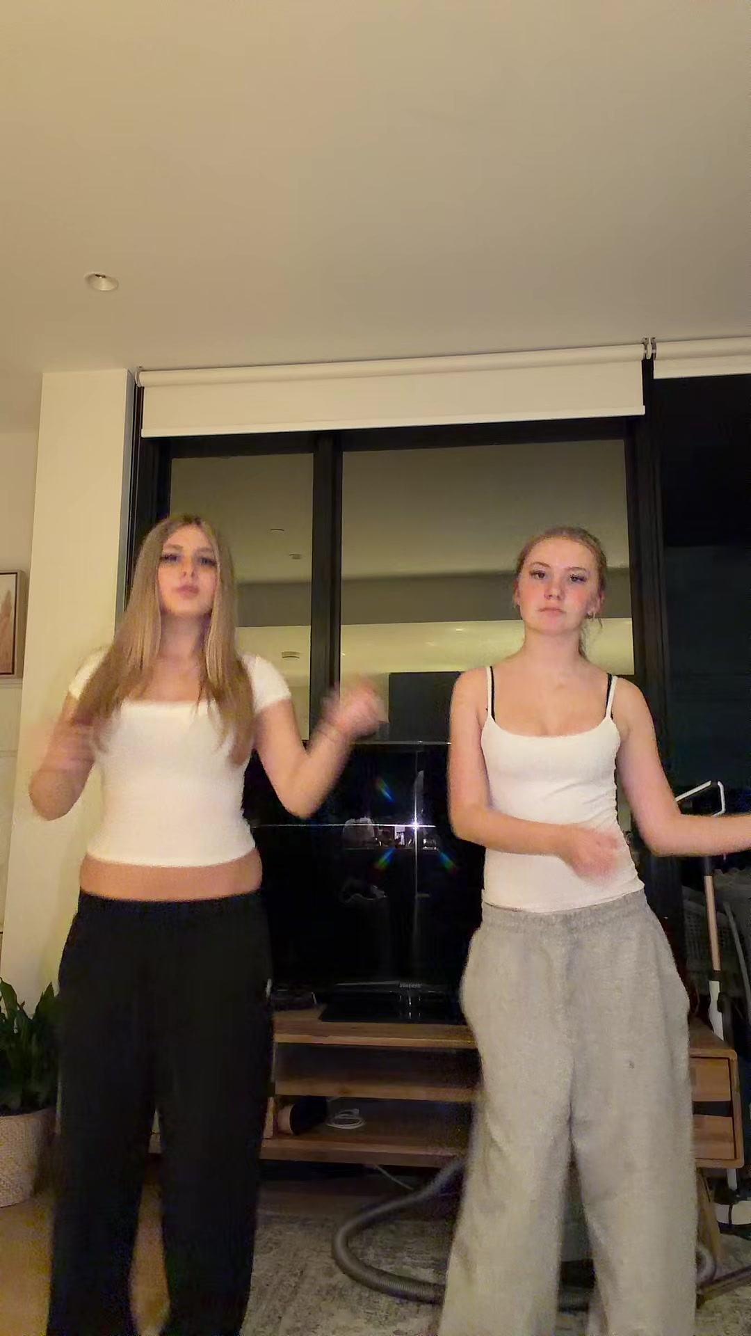 @✂️👯&zwj;♀️