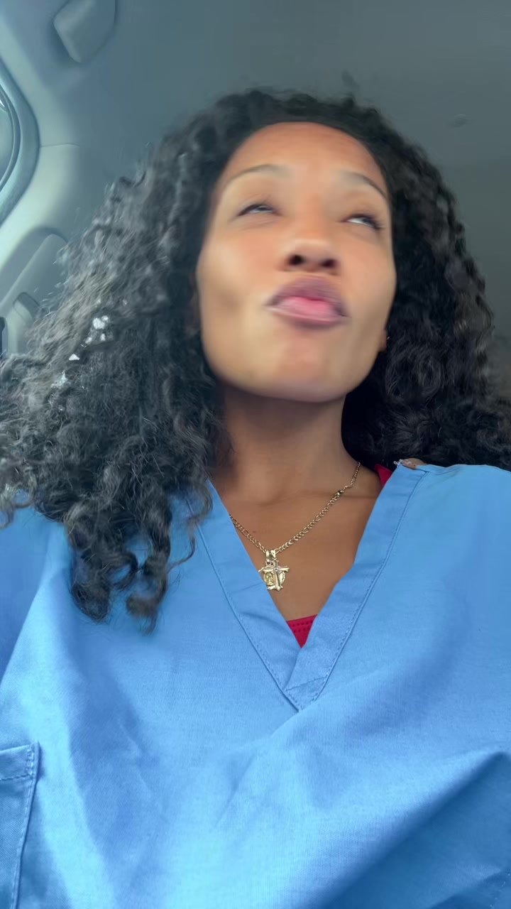 @3l3ni3