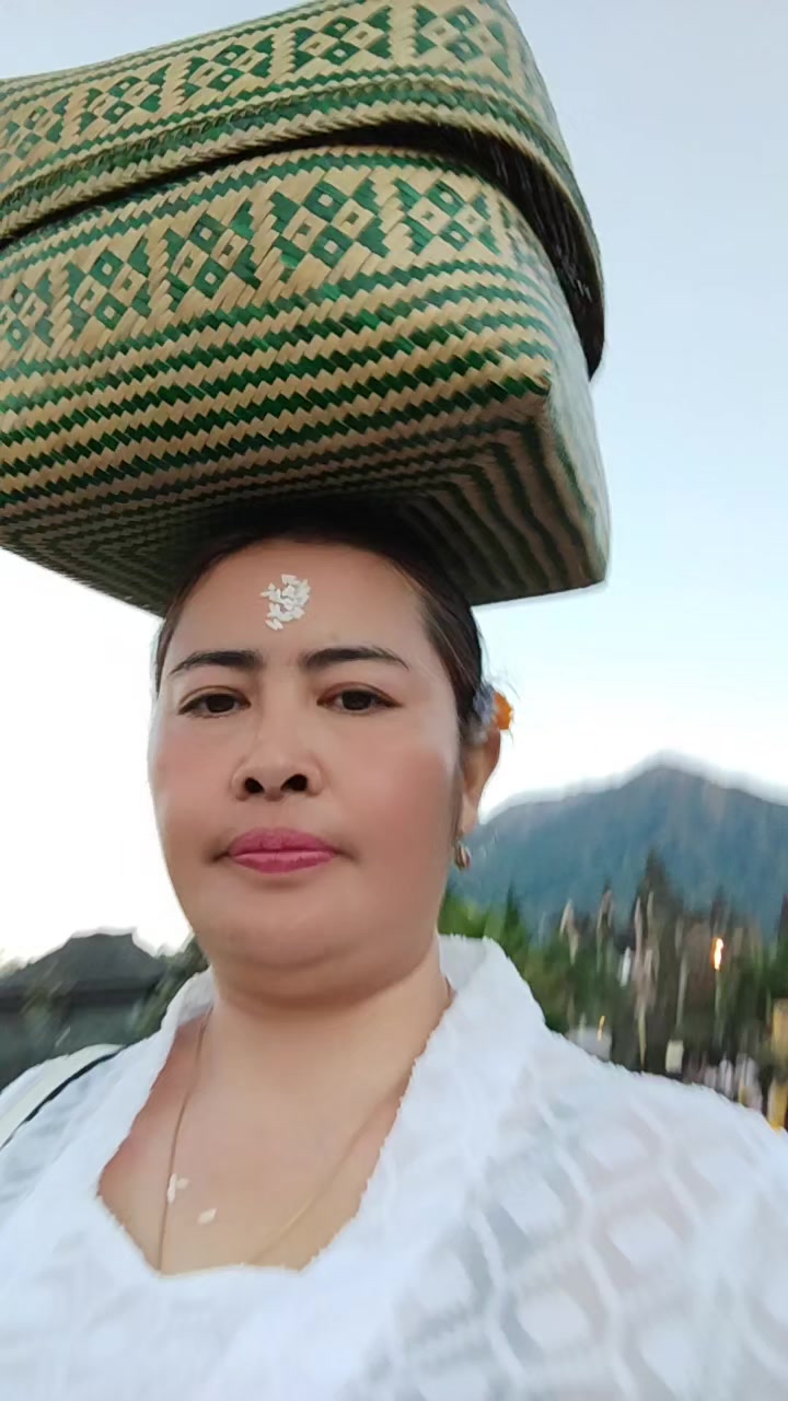 @negah komo