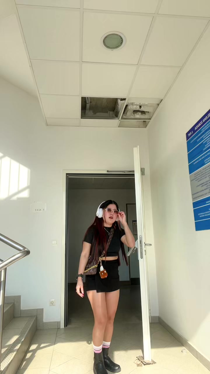 @Susmee Ťmz