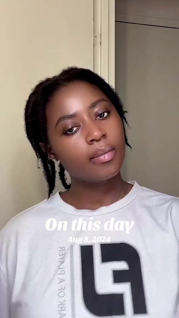 @𝖠𝗄𝗈𝗌𝗎𝖺 𝖬𝖺𝗋𝗅𝖾𝗒